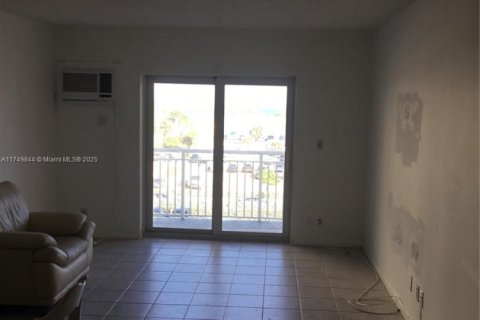 Condominio en venta en Fort Lauderdale, Florida, 1 dormitorio, 60.11 m2 № 1708196 - foto 1