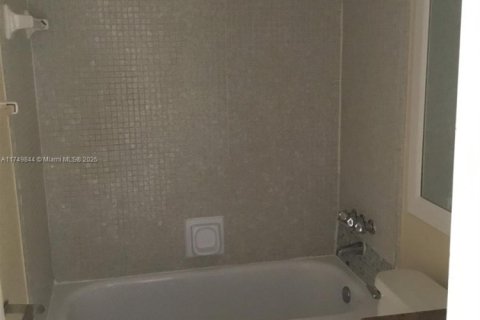 Condominio en venta en Fort Lauderdale, Florida, 1 dormitorio, 60.11 m2 № 1708196 - foto 8