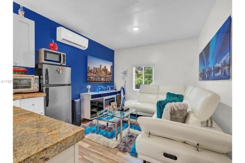 Купить коммерческую недвижимость в Майами, Флорида 176.24м2, № 1988109 - фото 22