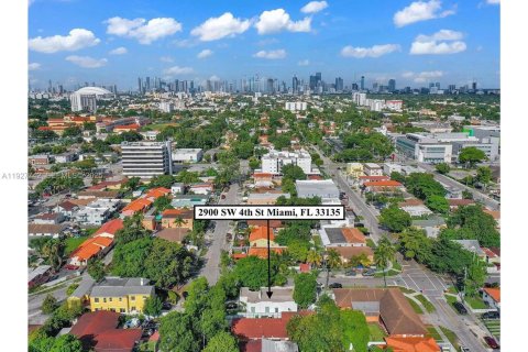 Купить коммерческую недвижимость в Майами, Флорида 176.24м2, № 1988109 - фото 1