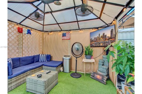 Купить коммерческую недвижимость в Майами, Флорида 176.24м2, № 1988109 - фото 20