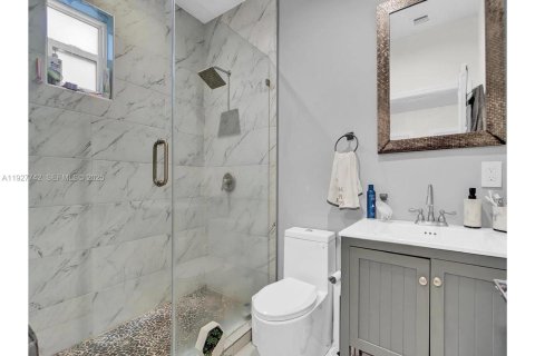 Купить коммерческую недвижимость в Майами, Флорида 176.24м2, № 1988109 - фото 16