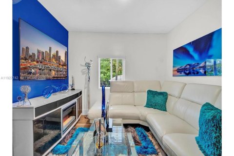 Купить коммерческую недвижимость в Майами, Флорида 176.24м2, № 1988109 - фото 23