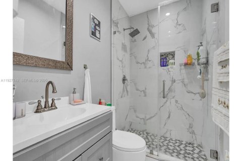 Купить коммерческую недвижимость в Майами, Флорида 176.24м2, № 1988109 - фото 17