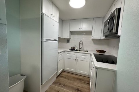 Condominio en alquiler en Clearwater, Florida, 44.13 m2 № 1295252 - foto 14
