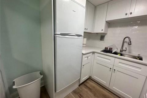 Condo in Clearwater, Florida  № 1295252 - photo 15