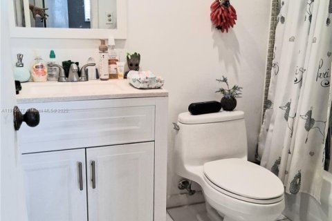 Condo in Sunrise, Florida, 2 bedrooms  № 1971981 - photo 6