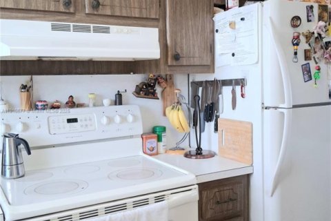 Condo in Sunrise, Florida, 2 bedrooms  № 1971981 - photo 2