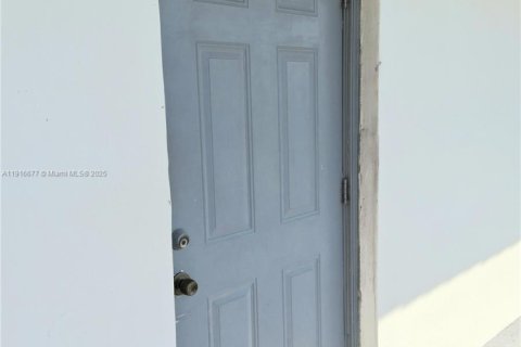 Condo in Sunrise, Florida, 2 bedrooms  № 1971981 - photo 20