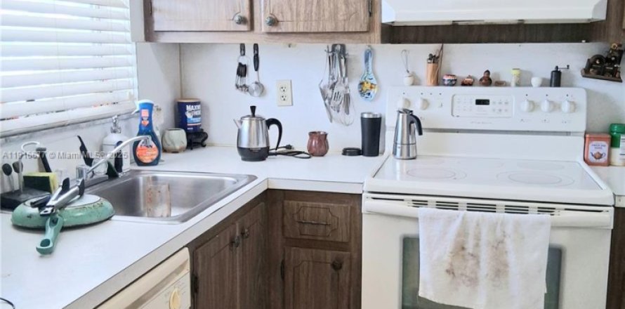 Condo in Sunrise, Florida, 2 bedrooms  № 1971981