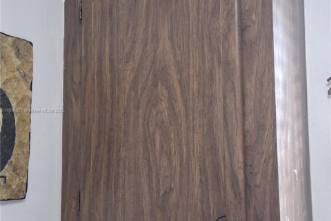 Condo in Sunrise, Florida, 2 bedrooms  № 1971981 - photo 5