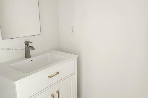 Villa ou maison à vendre à Palm Bay, Floride: 4 chambres, 150.78 m2 № 2021194 - photo 21