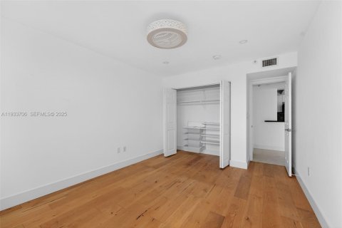 Снять в аренду кондоминиум в Майами, Флорида 2 спальни, 89.19м2, № 1991969 - фото 18