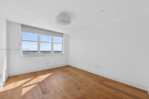 Снять в аренду кондоминиум в Майами, Флорида 2 спальни, 89.19м2, № 1991969 - фото 17