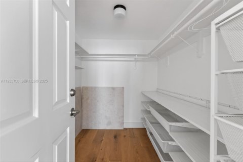 Снять в аренду кондоминиум в Майами, Флорида 2 спальни, 89.19м2, № 1991969 - фото 22