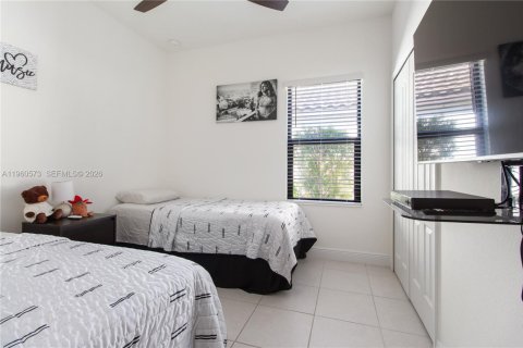 House in Bradenton, Florida 3 bedrooms, 141.95 sq.m. № 2021812 - photo 23