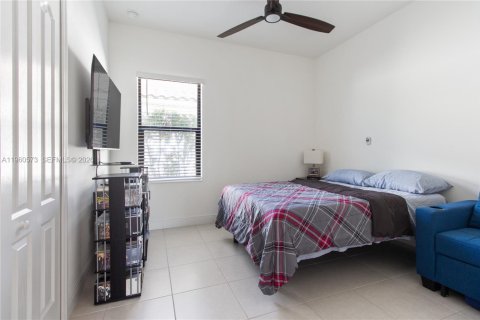 House in Bradenton, Florida 3 bedrooms, 141.95 sq.m. № 2021812 - photo 21