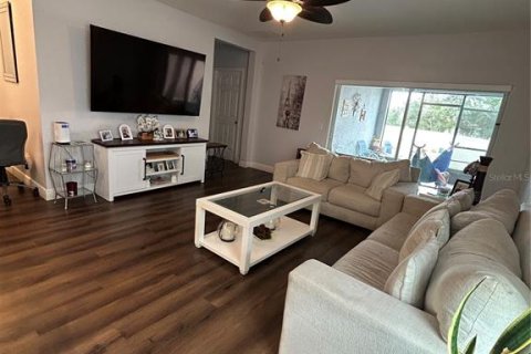 Casa en alquiler en Groveland, Florida, 4 dormitorios, 160.72 m2 № 2275546 - foto 11