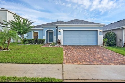 House in Groveland, Florida 4 bedrooms, 160.72 sq.m. № 2275546