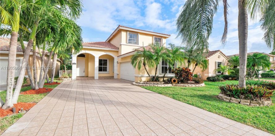 Villa ou maison à Coconut Creek, Floride 4 chambres, 203.83 m2 № 1993327
