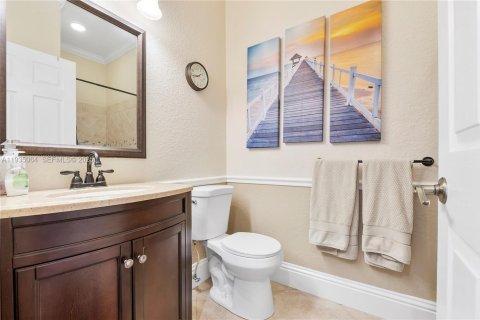 Villa ou maison à vendre à Coconut Creek, Floride: 4 chambres, 203.83 m2 № 1993327 - photo 21