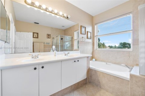 Villa ou maison à vendre à Coconut Creek, Floride: 4 chambres, 203.83 m2 № 1993327 - photo 28