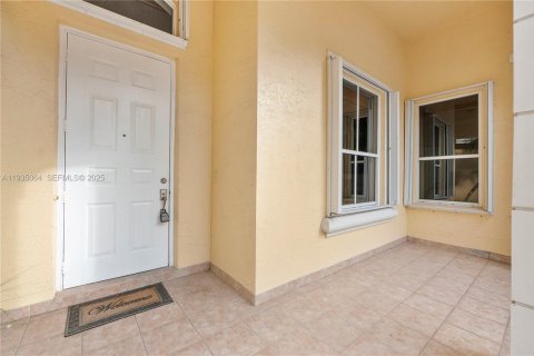 Villa ou maison à vendre à Coconut Creek, Floride: 4 chambres, 203.83 m2 № 1993327 - photo 6