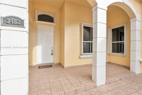 Villa ou maison à vendre à Coconut Creek, Floride: 4 chambres, 203.83 m2 № 1993327 - photo 5