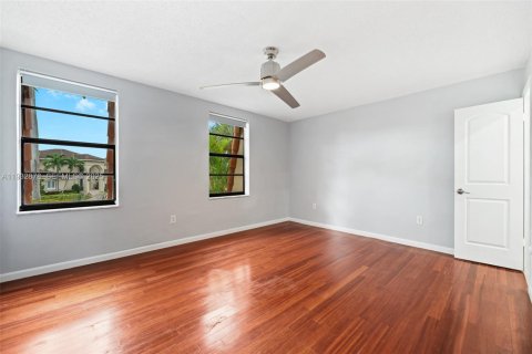 Снять в аренду таунхаус в Норт-Майами-Бич, Флорида 3 спальни, 146.14м2, № 1991687 - фото 11