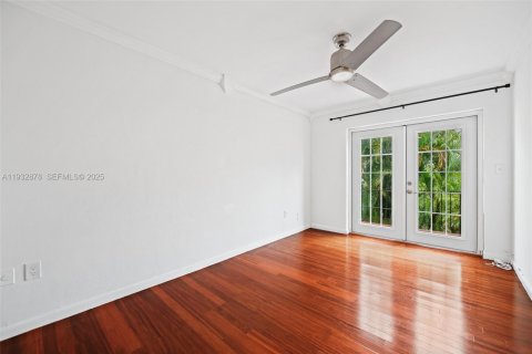 Снять в аренду таунхаус в Норт-Майами-Бич, Флорида 3 спальни, 146.14м2, № 1991687 - фото 16