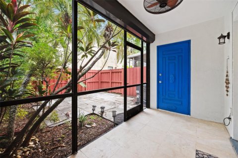 Снять в аренду таунхаус в Норт-Майами-Бич, Флорида 3 спальни, 146.14м2, № 1991687 - фото 23