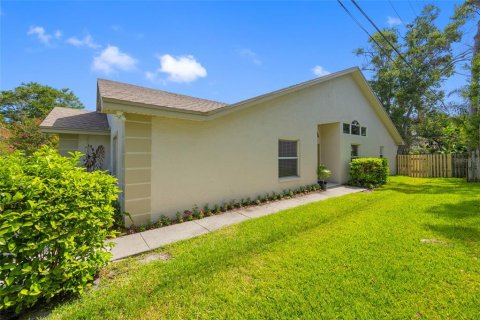 Townhouse in Clearwater, Florida 4 bedrooms, 165.74 sq.m. № 1827736 - photo 3