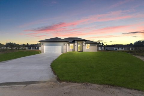 Casa en venta en Lehigh Acres, Florida, 3 dormitorios № 2153326 - foto 1