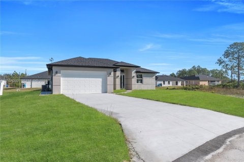 Casa en venta en Lehigh Acres, Florida, 3 dormitorios № 2153326 - foto 3