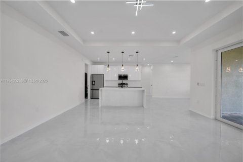 Casa en venta en Lehigh Acres, Florida, 3 dormitorios № 2153326 - foto 7
