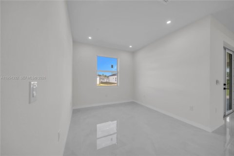 Casa en venta en Lehigh Acres, Florida, 3 dormitorios № 2153326 - foto 14