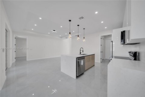 Casa en venta en Lehigh Acres, Florida, 3 dormitorios № 2153326 - foto 12