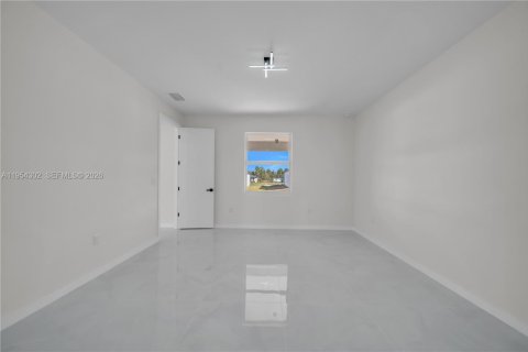 Casa en venta en Lehigh Acres, Florida, 3 dormitorios № 2153326 - foto 25