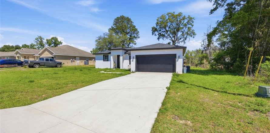 House in Ocala, Florida 4 bedrooms, 155.15 sq.m. № 2096498