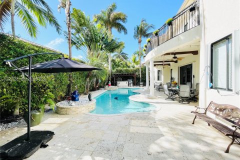 Villa ou maison à Cutler Bay, Floride 5 chambres, 438.22 m2 № 1999369