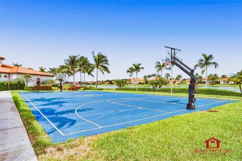 Villa ou maison à vendre à Cutler Bay, Floride: 5 chambres, 438.22 m2 № 1999369 - photo 20