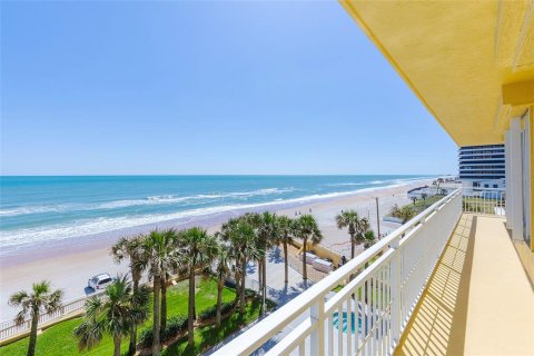 Condo in Daytona Beach, Florida, 3 bedrooms  № 1781057 - photo 8