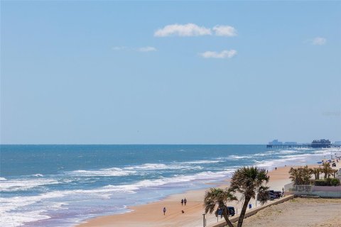 Condo in Daytona Beach, Florida, 3 bedrooms  № 1781057 - photo 16