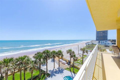 Condo in Daytona Beach, Florida, 3 bedrooms  № 1781057 - photo 9