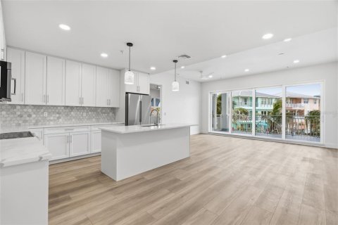 Condominio en venta en Madeira Beach, Florida, 2 dormitorios, 155.8 m2 № 2371665 - foto 9