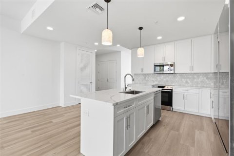 Condominio en venta en Madeira Beach, Florida, 2 dormitorios, 155.8 m2 № 2371665 - foto 8
