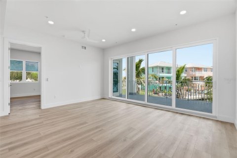 Condominio en venta en Madeira Beach, Florida, 2 dormitorios, 155.8 m2 № 2371665 - foto 23
