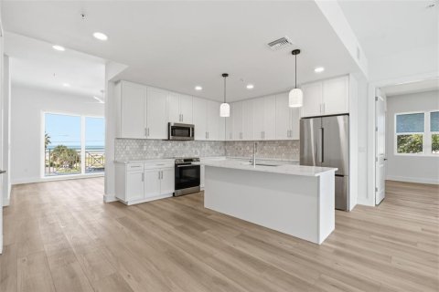 Condominio en venta en Madeira Beach, Florida, 2 dormitorios, 155.8 m2 № 2371665 - foto 10