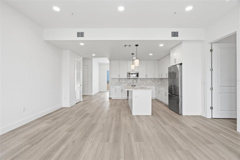 Condominio en venta en Madeira Beach, Florida, 2 dormitorios, 155.8 m2 № 2371665 - foto 17
