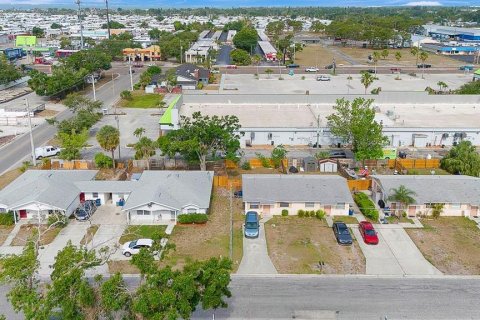 Immobilier commercial à vendre à Bradenton, Floride: 4 chambres, 139.35 m2 № 1684652 - photo 10